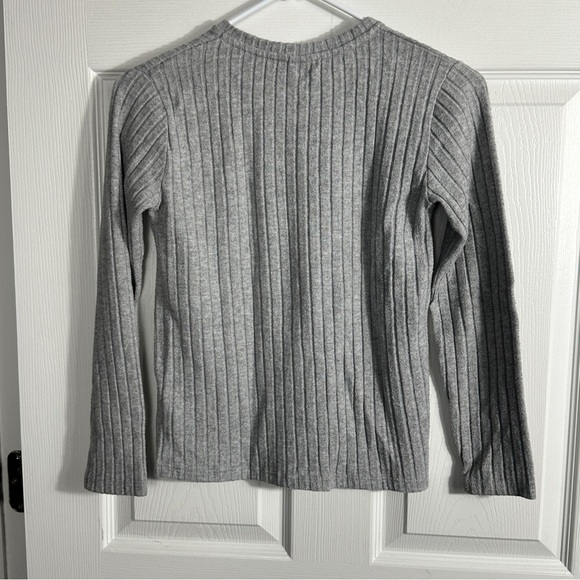 Zara Kids sz 13-14 gray crewneck sweater w/pearl detail, soft, textured - Picture 4 of 9